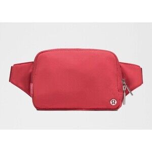 Lululemon Everywhere Belt Bag Desert Red Volume 2L